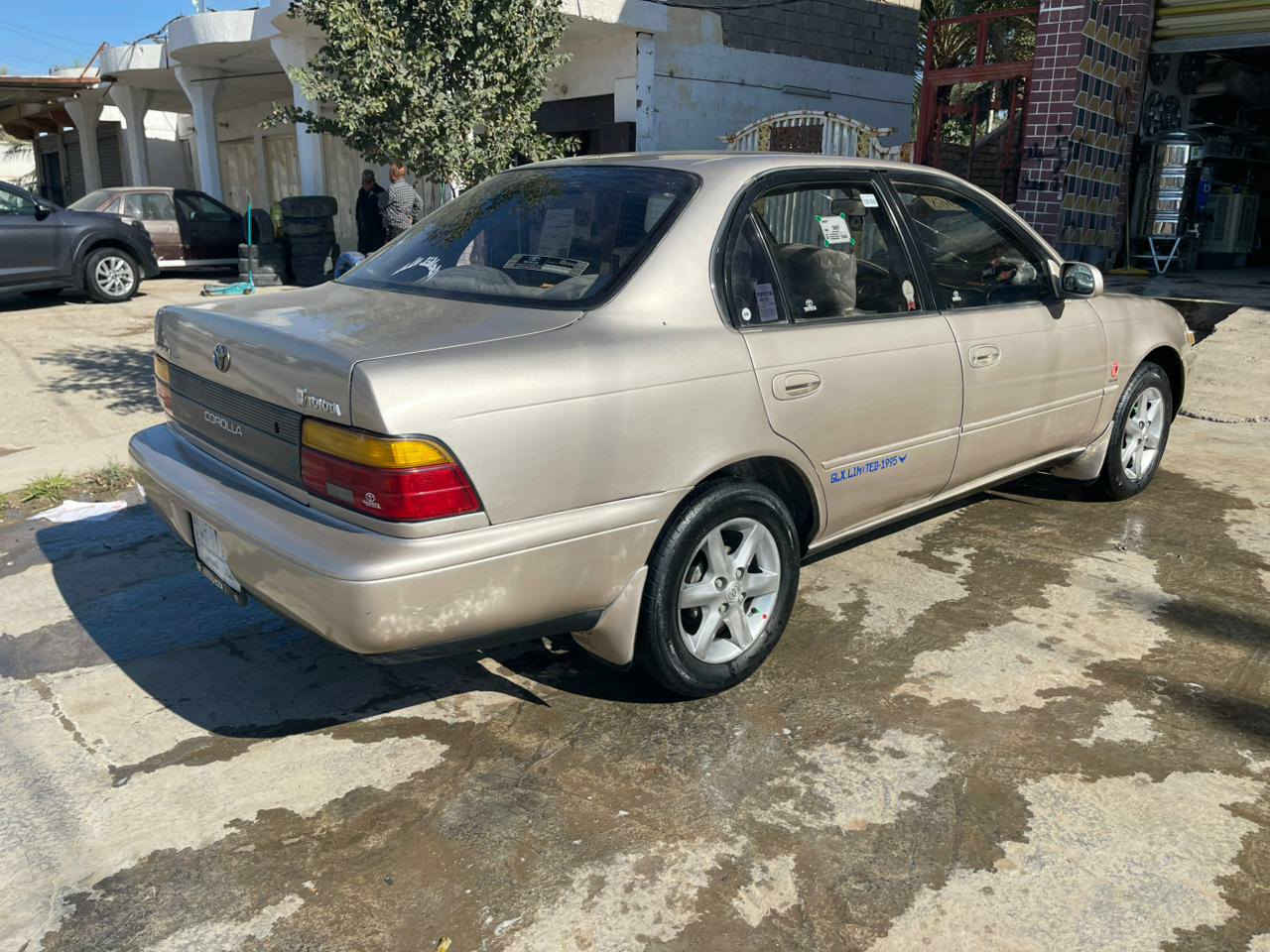 السلام عليكم  كورلاه للبيع موديل1992
رقمه بغداد مشروع وطني   
 سياره مكفوله مكتبة كير حياتيه سياره جاهزه من كلشي مكفوله من ضربه واخياس سياره جاهزه
السعر 65 وبيه مجال العنوان واسط نعمانيه   ***********  ***********
