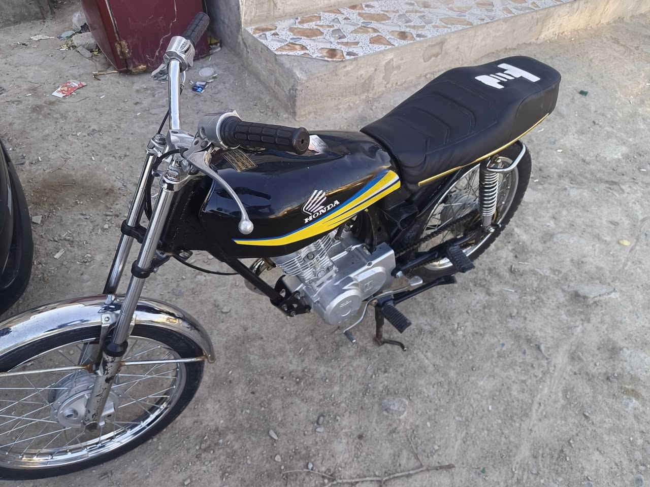 سلام عليكم شباب دراجه البيع ما مفتوحه دوم نامه
عوزه بس تانكي تطلع تخبل وياله نضيفه صارله شهرين من معمره سعره 600 وبيه مجال شراي يتصل *********** لحد يراسني محضور ماكدر ارد رقم بي وتساب 
#ادمن وافق حبيبي
