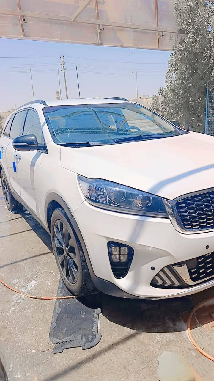 سلام عليكم سورنتو موديل 2019 سياره وراد مريكي
بابين صبغ بمريكه
والبعراق صبغ جاملغ المامي وبنيد  سياره حقيقي 100ماشيه ***********
