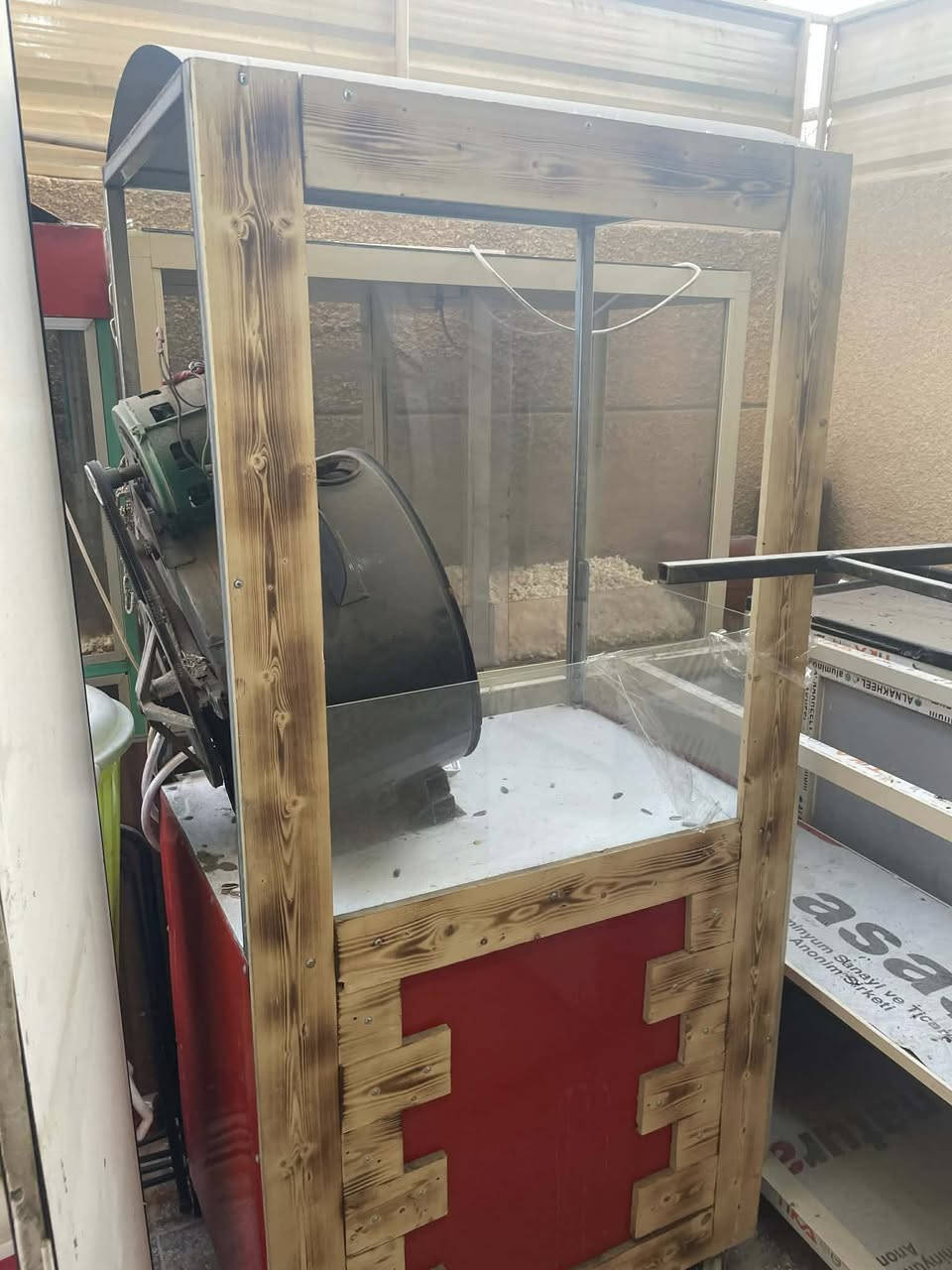 سلام عليكم غراض تصفيه محل اي واحد يفدينه يخابرني ع رقم ***********
