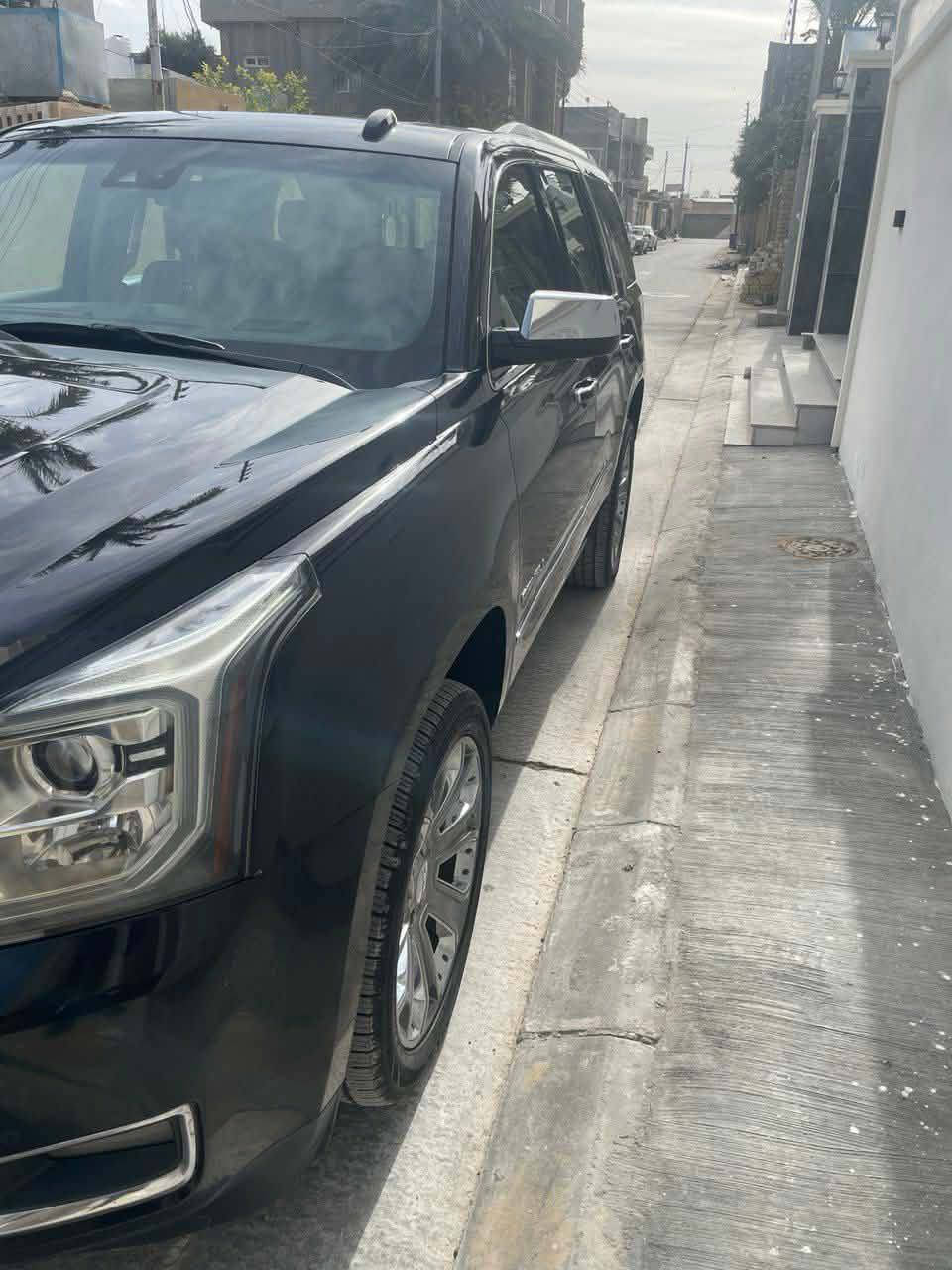 مكلف بالنشر والله كلشي ما اعرف عنها
للبيع او مراوس بأقل 
جي ام سي -يوكن -دينالي -اعلى فئة -كامل مواصفات -موديل 2016-اسود 
محرك 8 سلندر 6200
طقم ويل اصلي22
اشارات داخل المرايا مع حساسات اجتياز 
حساسات امامي وخلفي اصل
قبق الجنطة كهرباء شفط مع حساس الفتح بواسطة القدم
بصمة 
قاصة مخفية 
ثلاجة 
دوسات كهرباء قابلة للطي 
عارضة للبيانات على الشاشة الامامية 
ستيرن متكامل الايعازات 
حساسات تنبيه تصادم 
تنبيه مغادرة المسار 
اوامر صوتية 
مثبت سرعة 
حساس ضغط اطارات 
اندرويد اوتو 
مساعد الاصطفاف 
دفع رباعي 
نظام تعليق العجلات 
رادار 
فرامل ABS
نظام ملاحة و خرائط 
نقطة عمياء 
صف مرايا كهرباء
شاشة لمس 
قفل ابواب تلقائي 
تشغيل عن بعد 
بلوتوث 
كاميرا خلفية 
بروجكتر 
مانع انزلاق 
فتحة 
انوار نهارية 
حساسات امامية وخلفية 
مصابيح زنون 
هوك خلفي 
مقاعد جلد بيج
مقاعد امامية فول كهرباء و تبريد وتدفئة
مقاعد كهرباء والكشنات الخلفية طي كهرباء
ذاكرة مقعد السائق 2
تبريد ثلاث قطع 
دخول بدون مفتاح  
زجاج كهرباء  
CD
شاشة بالسقف 
مداخل USB
اكياس هوائية
تحكم ستيرن 
مثبت سرعة تدفئة مقود 
مصابيح ترحيب جانبية في الدوسات 
وبقية مواصفات الدينالي الكثيرة والغنية عن التعريف 
للعلم سيارة نظيفة جدا
***********
مكان فلوجه
سعر 360 و بيها مجال
