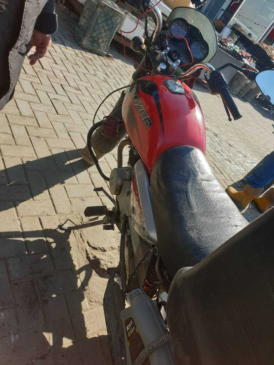 السلام عليكم بوكسر موديل 20 مكفوله دراجه خرسه ومامغسوله دراجه كل سبوع أمزويل وبنزين محسن الله شاهد دراجه نضيفه مابيهة اي نقص بس السيبايه من جهة وحدة طاكه يرادلهة لحيم بيهة أوراق بس ورقة وحدة موجودة يم صديقي سعرهة850وبيهة مجال مكاني بغداد مدينه هاذا رقمي ***********
