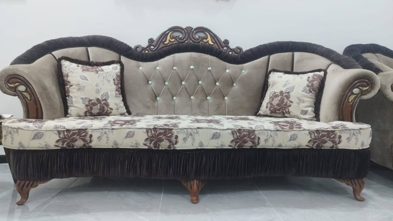 تخم ونص حطاطة درجة اولى
نظيف جداً ( 15 ) نفر
عدد القنفات الكبار (3)
عدد القنفات الوسط (2)
عدد القنفات الصغار (2)
السعر مليون و700 الف مجال قليل 
التواصل على الرقم ***********
