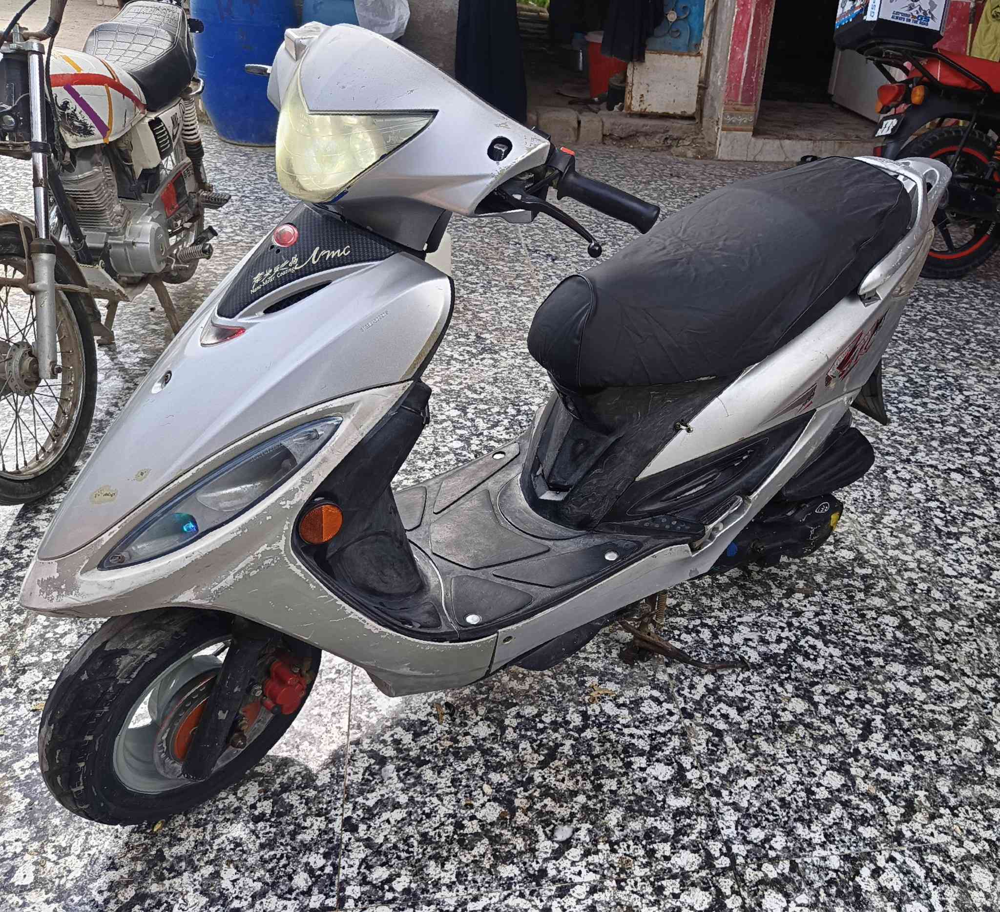 سلام عليكم دراجه  كامكو للبيع مكينه حاويه برغي ما مفتوح بيهه شرط  كهربايات كلها شغاله ماناقصه شي طك سويج وطلع وين ما يعجبك  دراجه نضيفه كلش  السعر550 وبيهه مجال 
مكان قضاء الجبايش
***********
