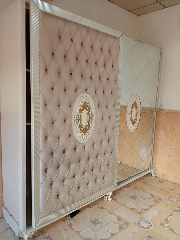 للبيع مستعجل كامل الغراض ويا الغرفة ١٥٠ الف 

‭  ٠٧٨٤ ٥٢٧ ٨٥٢٧‬
