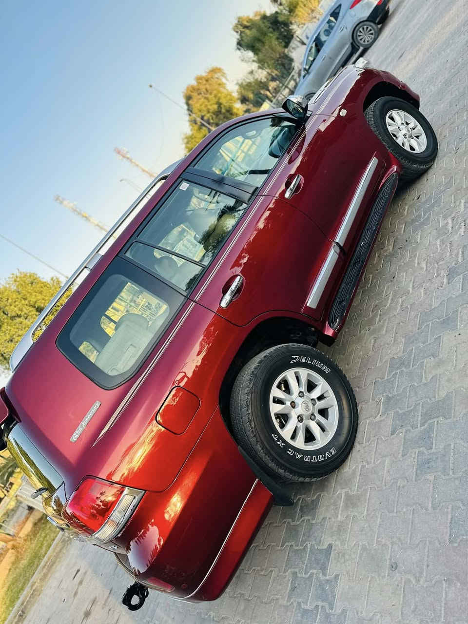 اصل فول مواصفات 1/1
ماشية 119 حقيقي
رقم بغداد الجديد أنكليزي الدولي باسمي 
فقط بيها صبغ بنيد اثر جراد فقط وبل باب السيايق كرت  وسونر موجود✅
مواصفات GXR.i يعني فول vip اصل ستينيه 
فتحة سلايت 
محرك 6سلندر 
بصمه + بصمه ابواب 
7راكب                     
ثلاث قطع تبريد 
كشنات جلد بقلاوة 
كرسي كهرباء 
٨ ايرباك
تحكمات ستيرن 
فور ويل  
ثلاجة 🧊 
كامرة خلفيه
دفلوك ونضام زحف 
لايت زنون اصل 
لد آمامي خلفي 
اشاير بلمري 
اشاير بلجاملغ
حساس امامي خلفي 

مكينة كفاله عامه لاتبخير لاتنقيص ولاصوت 
كير وضع الشركه مكفول كفاله عامه 
تخم تايرات اربعه جديدة دنلوب ياباني اصلي 
الحدادية الاماميه والخلفيه كلها جديدة وجاهزة 
السعر (( 295)$وبيها مجال الشراي  مكاني الكاظميه ***********
