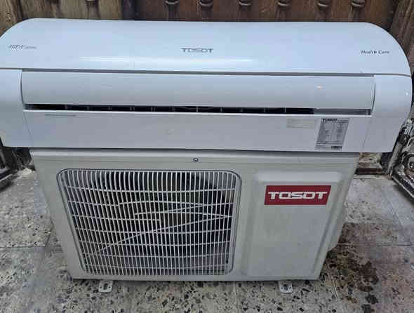 سبلت توسوت حجم واحد طن اعتيادي وليس انفيرتر 
بلادي على وضع الشركه بدون اي تصليح 
ملحقاته كامله بوراي  ريمونت قاعده وايرات غازه مقفول اصلي  شركه 
سعره  250 شامل التنصيب والنقل
 داخل بغداد فقط 
مكاني بغداد قريب الشعب بوب الشام     للاتصال *********** او وتساب 
موجود توصيل بكروه داخل بغداد فقط
