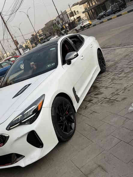 من رخصت الادمنيه الغوالي كيا ستينكر 2022 gt line السياره فول مواصفاة محرك 2500 تيربو السياره باب يسره صبغ والجاملغ الامامي الايسر مبدل نفس الون ماشيه 44 الف السياره كلش حلوه وجديده مراوس مع رياضي او بيع وسعرها هم حلو مكاني السيديه ***********
