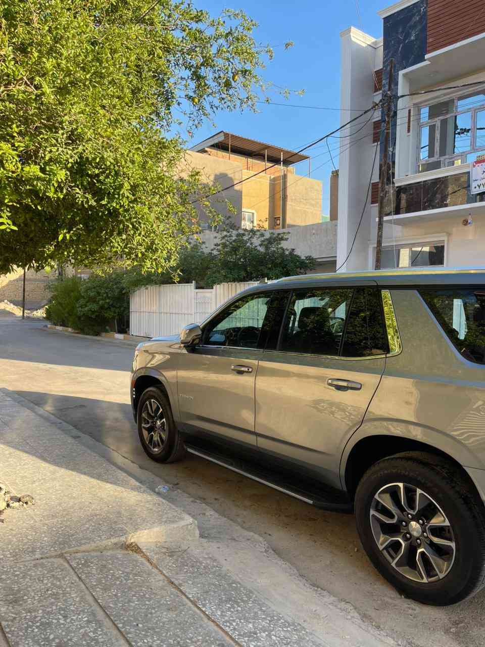 السلام عليكم تاهو 2023 LT رقم بغداد مميز  حادثه بس دعاميه بدون ايرباك لون مميز مواصفات  جلد كشنات كهرباء تتفئه كشنات استيرن كامرات ٣٦٠ 
صندوق كهرباء دفع رباعي كيجات دجتل بصمه + بصمه ابوب شاشه كبيره ومعروفه مواصاف LT 
السعر ٤٣ الف للاستفسار *********** العنوان بغداد الشعب
