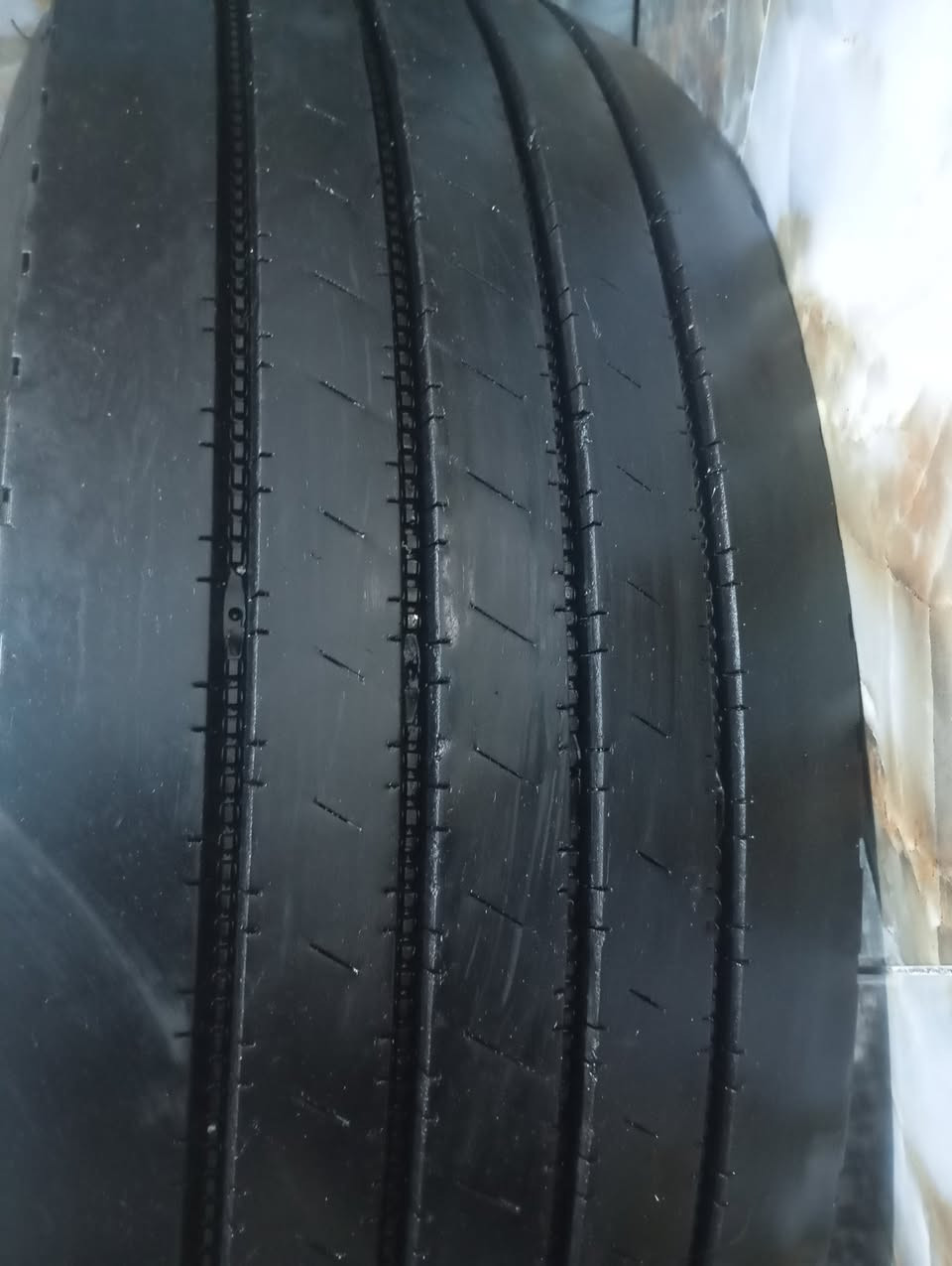 السلام عليكم تخم تاير للبيع ***********
285
70
19.5
