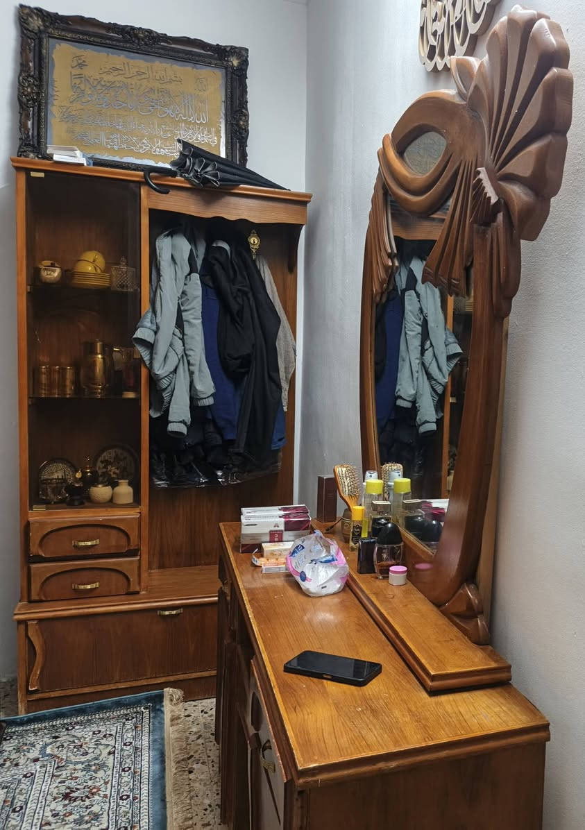 غرفة نوم للبيع 👇👇👇اتصل على هذا الرقم ***********
