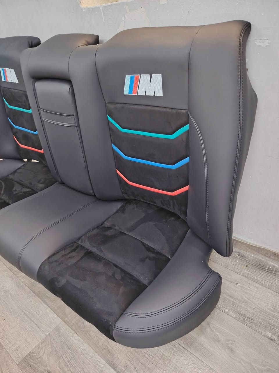 السلام عليكم للبيع كشناتBMW500 بدي قديم ميكانيكي  رياضي جلد وكنتارا عمل درجة أولى السعر 500 الف مكاني بغداد الحرية ***********
