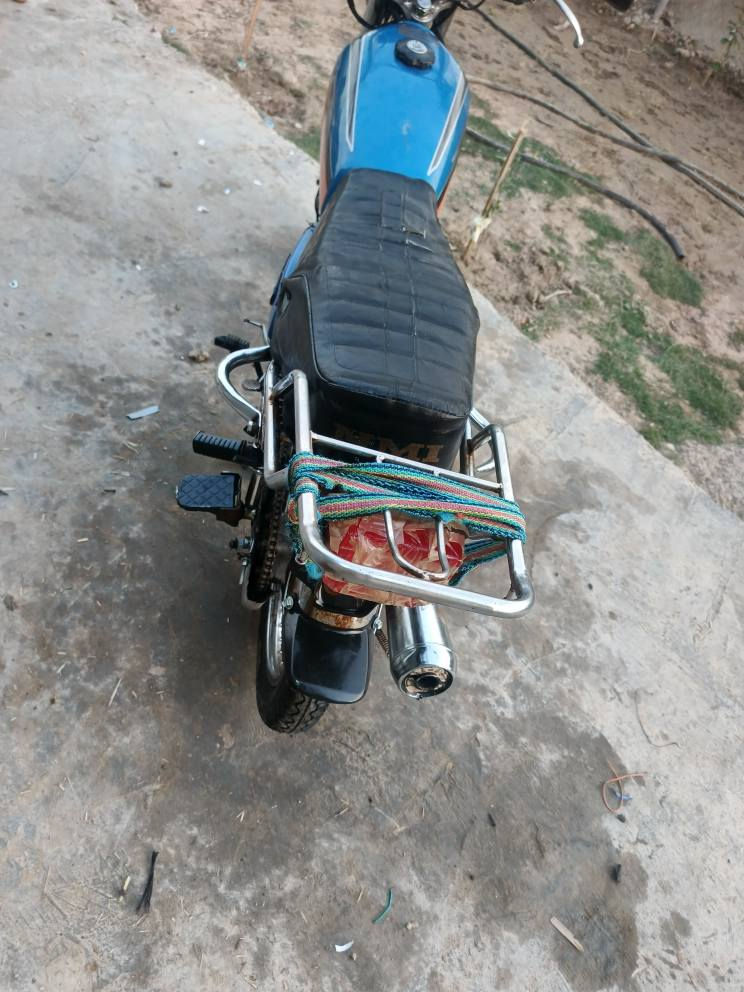 سلام عليكم ورحمة الله وبركاتة  دراجه البيع مكفواله كفاله عامه بس عوزه اشاير وكلوب وره وراق اصوالي موديل  19   وعوزه بنزات مال بريك وره.  دراجه حلوه ونضيفه.  مكاني الحله  بابل قرب جسر كيش. واني مكلف بل نشرر السعر 340 وبيهه مجال  شي قليل


**إذا كنت صاحب هذا الإعلان وتريد حذفه لأي سبب، رجاءا أرسل رسالة إلى الدعم الفني**