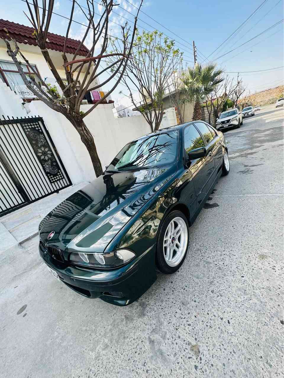 ئارم پلاستيك به شه رتي ئارمو ئه وليات 
موديل ٢٠٠٠
مه كينه ٥٢٨ ده بل كير ده بل دجيتال كيرو مه كينه و ته بريدو توندو تولي به شه رت ده حمو ليدراو به شه رت له سه ر ساخي حام كراوه بو جواني
***********
فايبه رو وتس ئاپ أربيل, العراق

