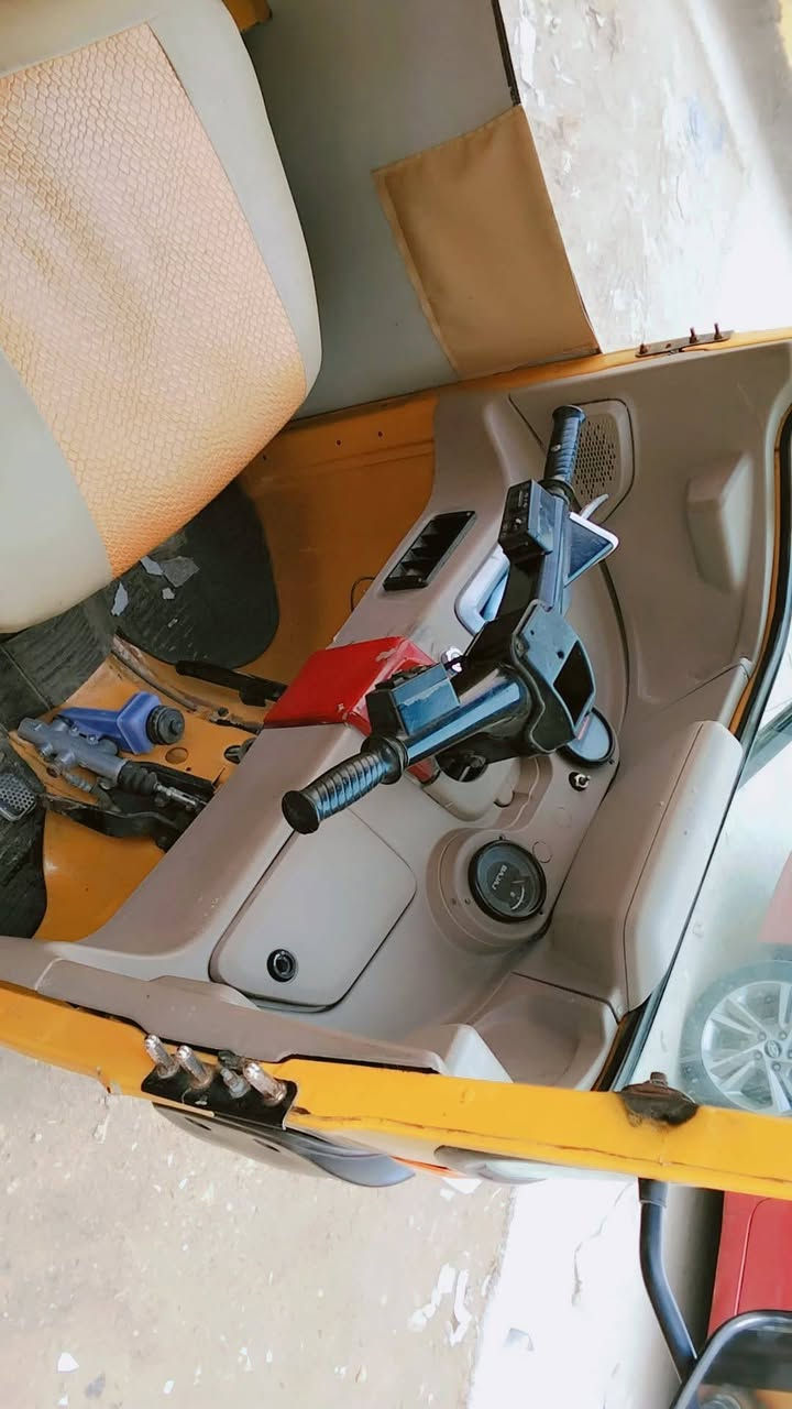 السلام عليكم
21 للبيع اوراق لونين 
السعر 6 او 100 او بيها مجال
التواصل ***********
