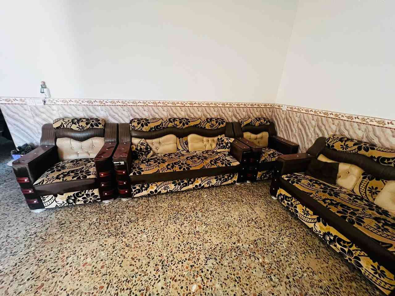 السلام عليكم
تخم للبيع  5 قطع

3 قنفات

2 كرسي

نظيف وقوي

السعر 350 الف وبي مجال قليل


**إذا كنت صاحب هذا الإعلان وتريد حذفه لأي سبب، رجاءا أرسل رسالة إلى الدعم الفني**