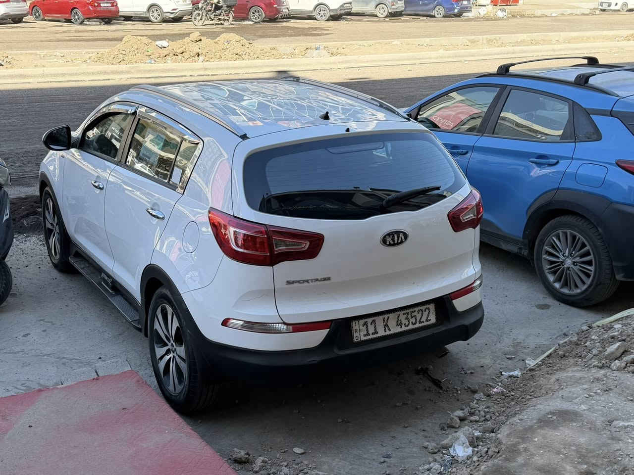 السلام عليكم شباب س
سياره سبورتج خليجي موديل 2013 
ماشيه ١٤٧  سياره نضيفه 
مكينه وكير مكفولات 
سياره ستخدام شخصي 
ما بيهه نقص 
كهربائيات كامله 
صدر امامي وخلفي نضيف 
ارقام جدد 
هزه جديد 
تبريد ثلج تدفئه 
سياره حلوه ونضيفه
بسمي تحويل مباشر 
السعر 130 وبيهه مجال 
مكاني بغداد شارع الربيعي 
للاستفسار ***********
