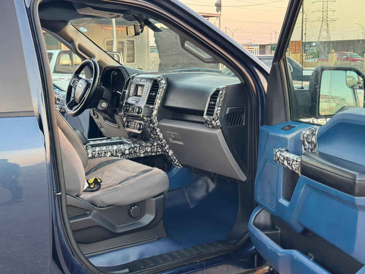 سلام عليكم رمضان كريم فورد F150 موديل 2017 تك اكسل، دبل توربو ،بيها قطعتين ،  محرك كله بشرط   رقم دولي مكان سيارة طوز خورماتو    مااجاوب تعليقات اني مكلف بنشر***********
