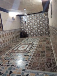 بيت طابو صرف مساحتة 150يحتوي الطابق الاول على غرفتين نوم وصالة ومطبخ  ...