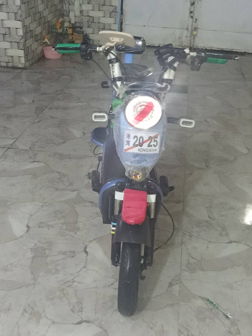 سلام عليكم  من رخصه صاحب الكروب دراجه نضيفه للبيع السعر 190قفل تواصل وياي من هاذه الرقم ***********
