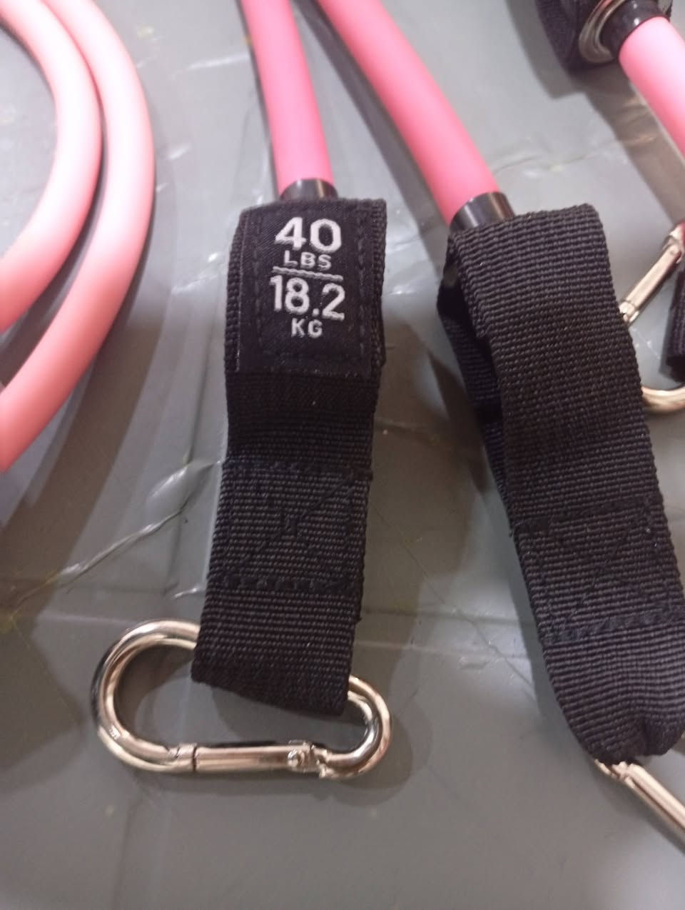 جهاز متكامل جميع التمارين بي اوزان من ال9 كيلو الى 18.2 كيلو كامل مال رشاقه ونحت بس ب25 الف واتساب ***********
