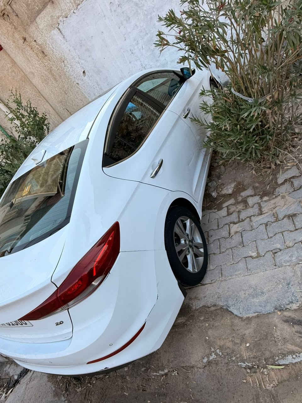 الانترا للبيع في البصره السياره بيها طخات اموضحه بل فحص بسيطه او تكحيل مديل 2017 رقم الهاتف ‭٠٧٧٧ ٠٩٢ ٢٧١٤‬ 
سعر السياره128$ فول مواصفات خليجي
