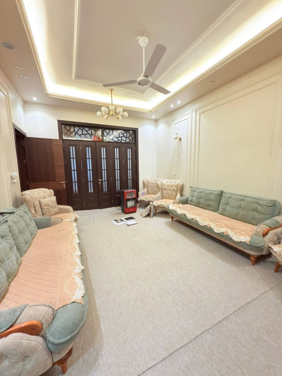 ⭕️دار للبيع في حي الضباط الاولى على شارع ١٥م 

⭕️المساحة ٢٠٠م طابو صرف 

⭕️بناء حديث 

⭕️الطابق الارضي يحتوي على صالة وهول ومطبخ وغرفة نوم ومجمع صحيات 

⭕️الطابق الثاني يحتوي على اربع غرف نوم سويت 

 ⭕️لطلب السعر مراسله الصفحة او الاتصال على الارقام 
 

*نستقبل جميع عروضكم السكنية 🏠 والتجارية 🏡 بكافة مناطق الحلة 
……………………………..
للمزيد من المعلومات

مراجعة مكتب بابل الكائن في شارع ٦٠ مقابيل حلويات ريف دمشق او كراج ناجي كماش سابقاً او الاتصال ☎️ 

***********ابو احمدالاسدي  
***********احمد الاسدي
***********امير الاسدي
