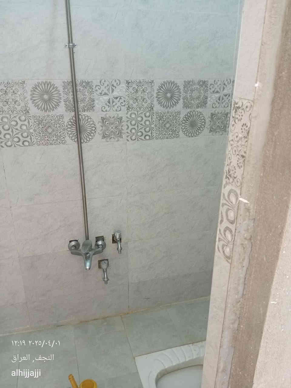 بيت زراعي للبيع 
50 متر طابق واحد بناء درجة اولى مال جناي منطقته مخدومة وناسها طيبين البيت جاهز للسكن وكامل من كلشي سخان خزان خط مولدة ماطور ماي سطح اشتايكر بناء البيت كله طابوق و اساس و سقف كونكريت مسلح و جاهز من كلشي بياض سيراميك خلاطات مصابيح انارة و بسعر مناسب للمعلومات الاتصال على ***********
