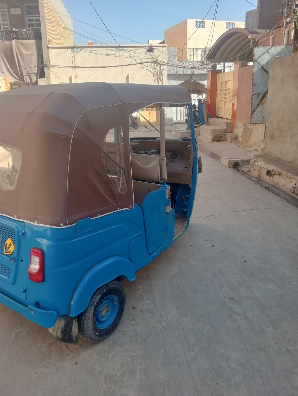 السلام عليكم
للبيع 21 تحويل 
التكتك معمره جديد 
كامله مكينه مجفته جديد 
دوشمه جديده جادر جديد 
تخم تاير ويل جديد 
كهربائيات كامله السعر 
اتصل على الرقم *********** ديالى بعقوبة
