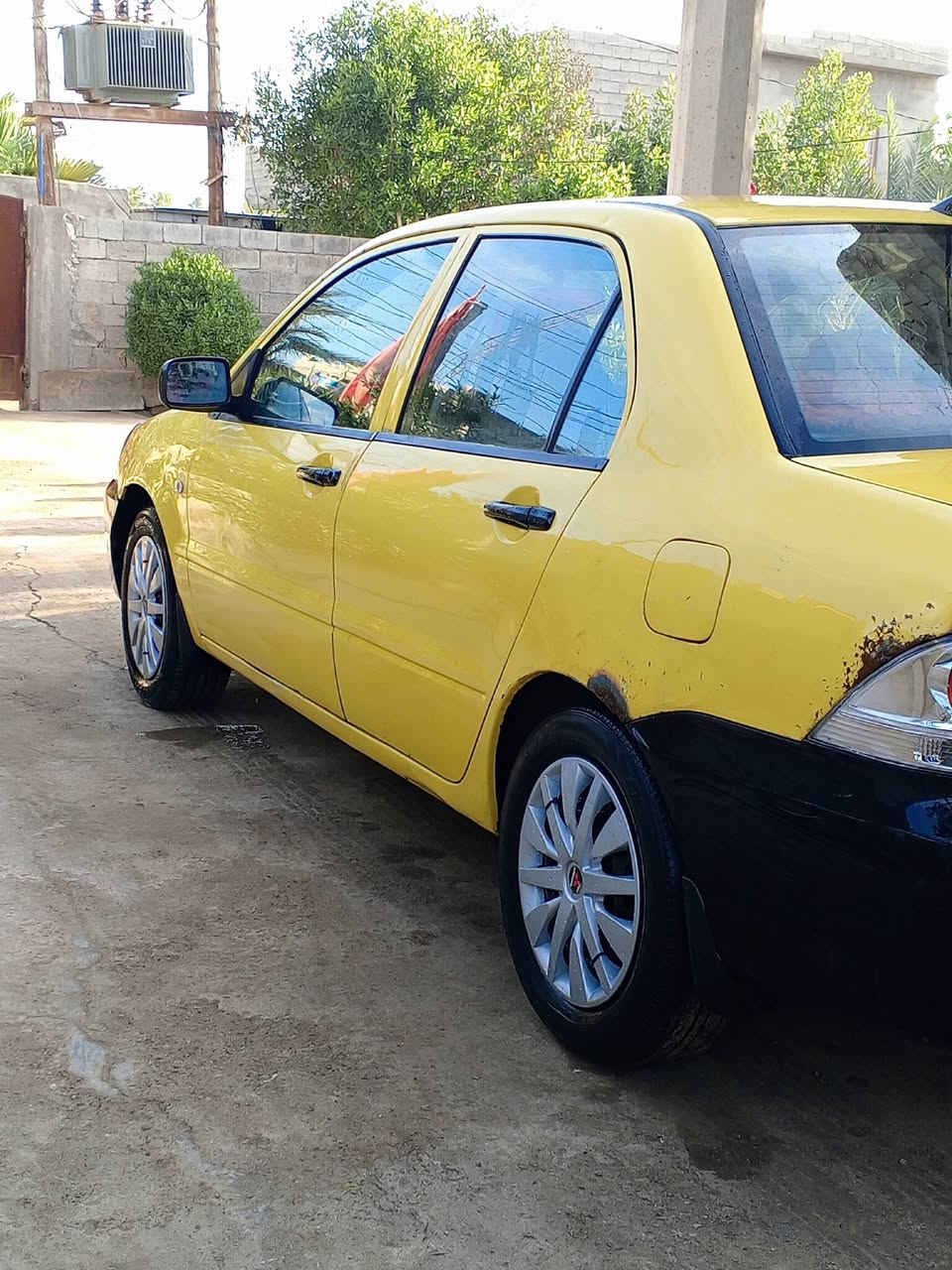 السلام عليكم
لانسر للبيع 2010
السيارة جاهزة كير محرك 
خير من الله تبريد ثلج تدفة شغالةحدادية خير من الله 
غرفت السيارة حلو السيار ة جاهرة كبل للشارع 
الضرر. بل براكتة الخلفية 
السعر63وبيها مجال
للستفسار اتصال على الرقم 
***********
مكان ديالى سراجق
