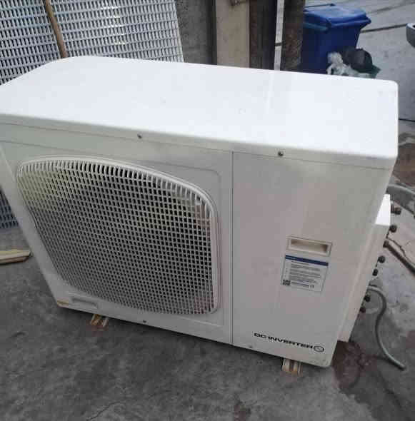 سبلت انفيرتر صناعة المانيا  ثلاثة طن تنشد علية اكثر من وحدة داخلية شغال بس غاز مابي سعرة 275الف  عنوان كركوك ***********
