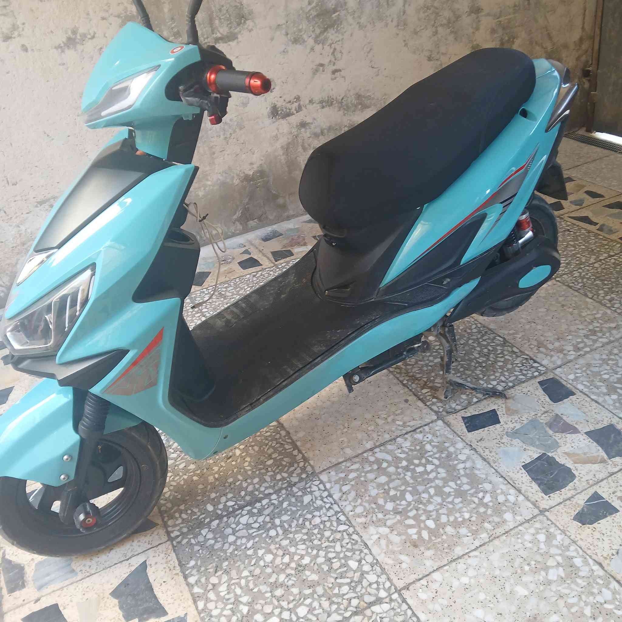 دراجه شحن للبيع ٦بطاريات
سعر ٨٠٠ وبيه مجال 
دراجه جديده 
عنوان بغداد الشعب
