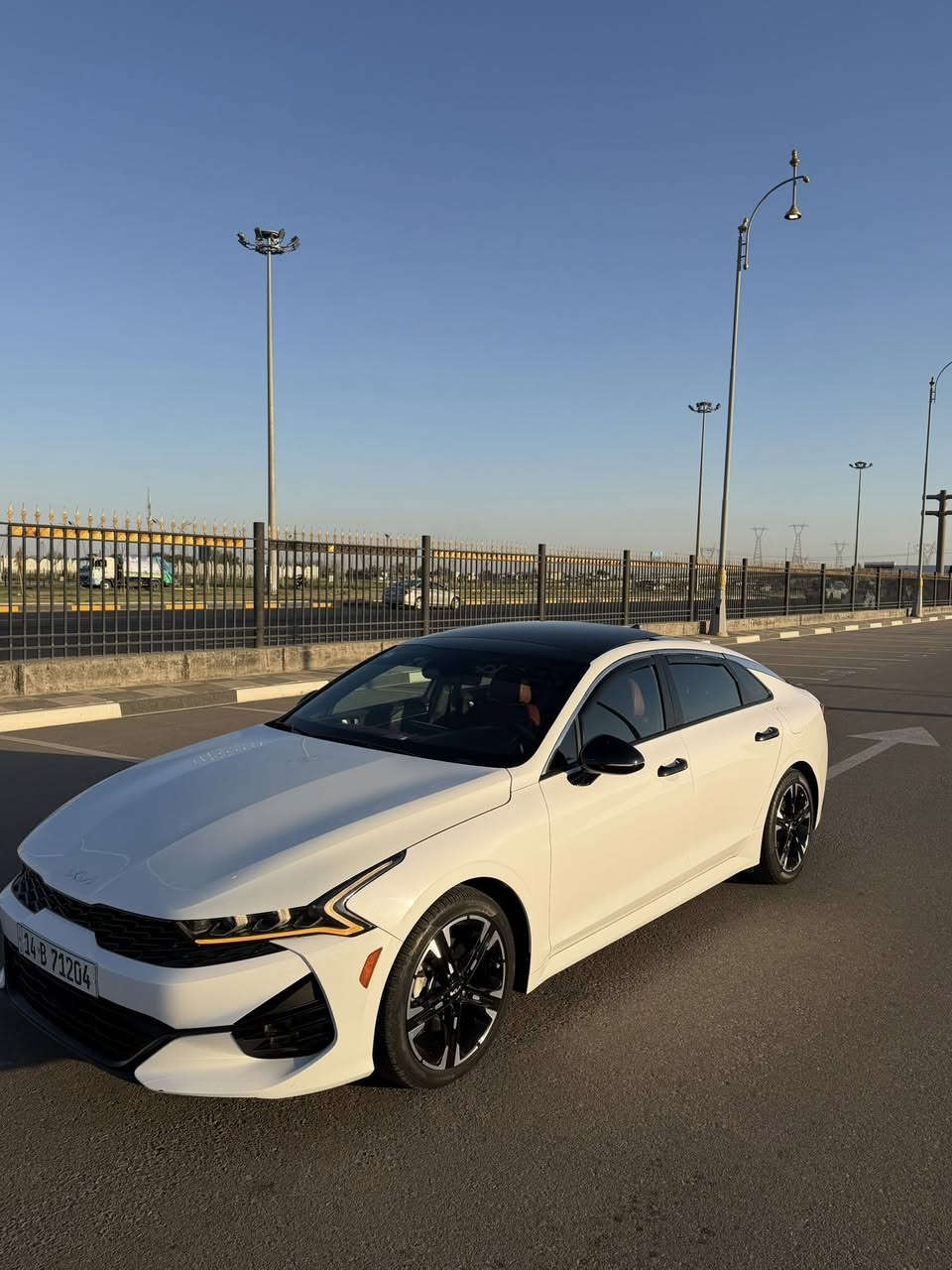 السلام عليكم 
K5 gt line موديل 2024 
السيااره فول للاخير
كشنات جلد 
داخل احمرر 
رادار امامي . رادار خلفي 
بانوراما 
ستيرن تحكم جهتين 
شاشة كبيرة 
اربع وضعيات قيادة 
بصمة ابواب + تشغيل عن بعد 
لايت ثلاث عدسات زينون 
قيادة ذاتيه + تثبيت مسار + نقط عمياء 
كاميرا خلفية دوارة + تحذير قبل الاصطدام .. 
صور الحادث موجوده  ++ السيارة بيها تبديل البنيد فقط نفس اللون بدون صبغ + صبغ التكمة 10 سم غيرها مــاكو اي شيي .. رقم السيارة بصرة حرة بأسمي .  السعر 195 وبي مجال بسيط . ما اقفل سعر بالتلفون الشراي يتصل ويدلل ***********
