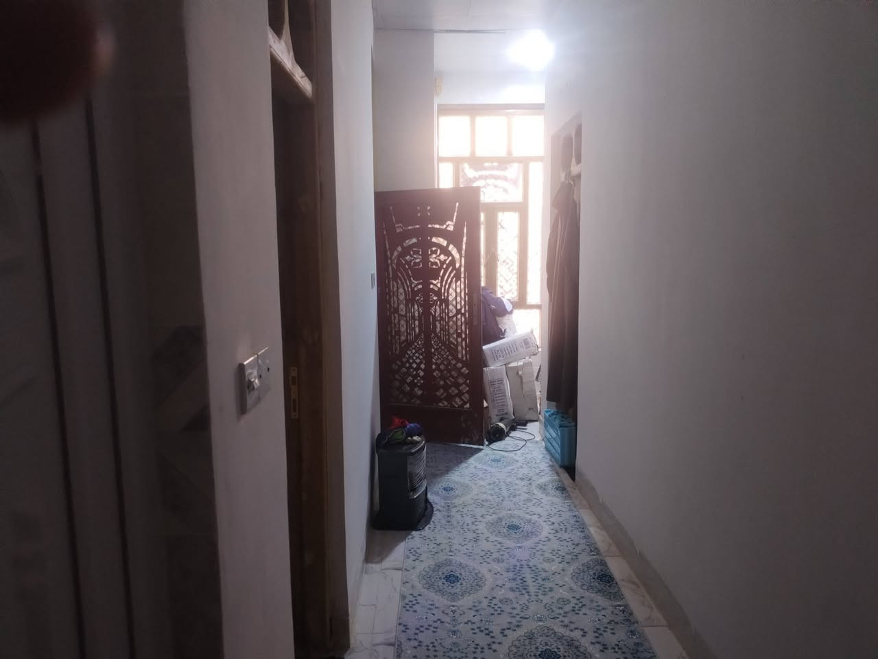 يوجد بيت المساحه 100 متر طابقين يتكون من 4 غرف نوم ركن شارع 15 مقابل حديقه طابو صرف تحويل مباشر كامل خدمات وسكن في الصقلاويه حي الشهداء الثانيه الجمعيه  السعر 55
الاستفسار ***********0
***********
