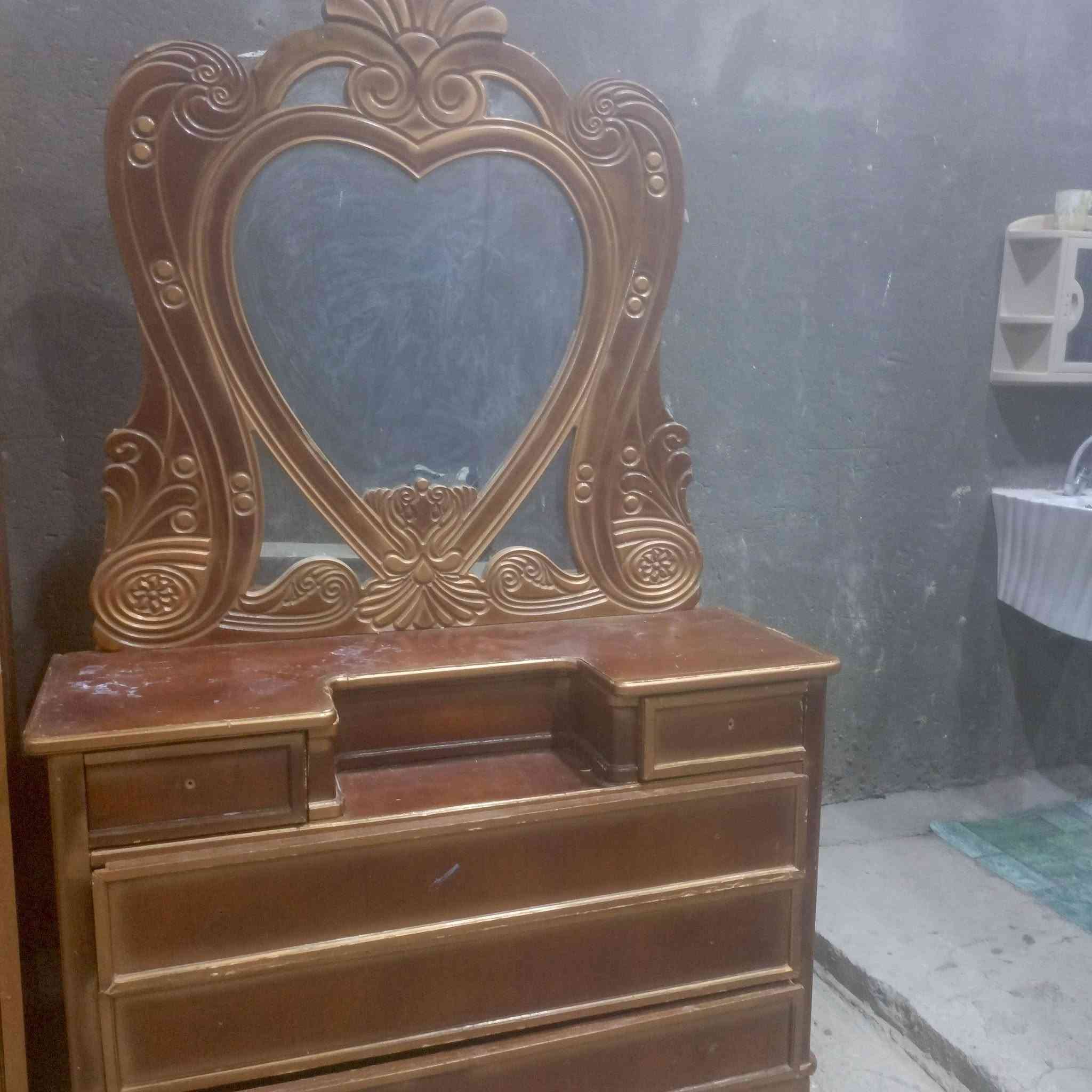 سلام عليكم مرايه + زاويه نضيفات السعر 40 اتصل عرقم بي واتساب
+964 786 482 6898
