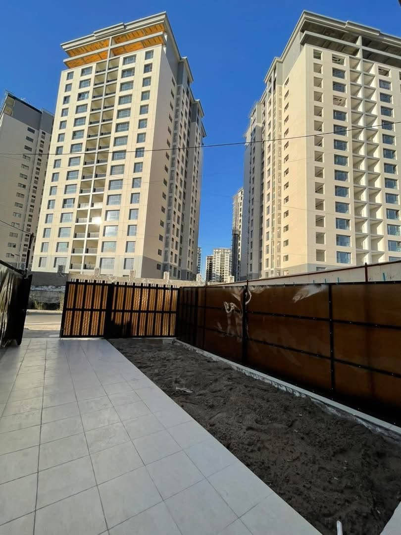 ‼️سلام عليكم 🙌 عقار مميز للبيع 🏡
المساحة: 50 متر في حي الجهاد، المسألة والعدالة 📍
مقابل مجمع النسيم مباشرة 🌳
العقار يحتوي على تشجير ملاصق، مساحة 50 متر 🌿
4 نوم، 2 سويت، وحمامات عدد 3 🛁
صالة ومطبخ، موقع مميز جداً ✨
البناء درجة أولى، واجهة مرمر، أرضية مرمر 🏗️
3 طوابق 🏢
للاستفسار: *********** 📞
