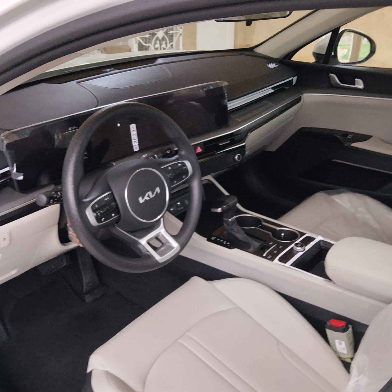 السلام عليكم كي فايف خليجي ٢٠٢٦ مكفوله مكينه ٢٥٠٠ ماشيه ٤٠٠٠ كيلو شبه زيرو فول عدا بنوراما رقم أربيل تحويل وكاله مكانه واسط للاستفسار *********** أو *********** غير متواجد ع فيس
