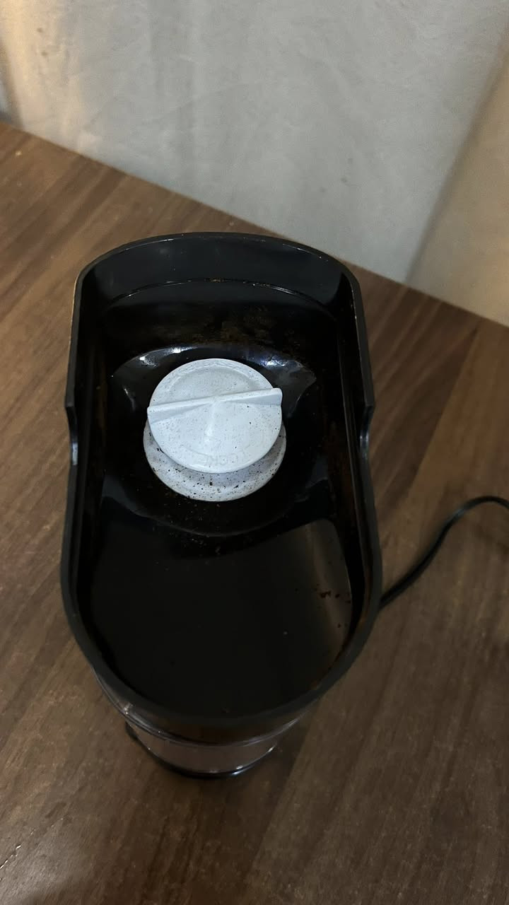 طاحونة قهوة
بيها قياس الطحنة ناعم وسط خشن 
الموس مالتها معدن مو حجر 
ما مستخدمة فقط مستخدمة للتجربة 
ملاحظة الطاحونة 110 فولت مو 220


**إذا كنت صاحب هذا الإعلان وتريد حذفه لأي سبب، رجاءا أرسل رسالة إلى الدعم الفني**