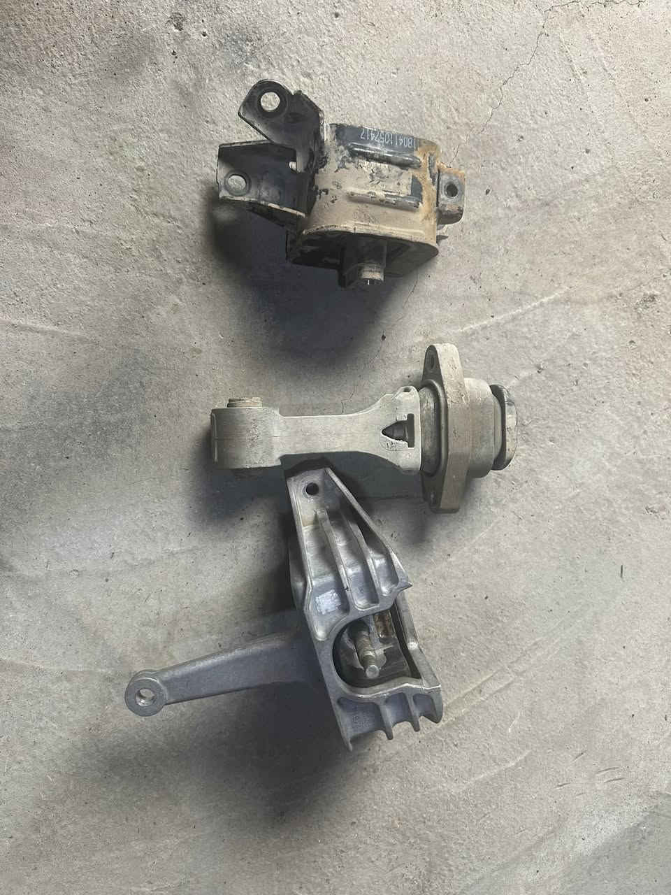 أعاده نشر بسبب ضروف المشتري دعاميه الانترا موديل ١٧او ١٨ كامله هيه وشباك والسكنات واذاين محرك تخم كامل تفصيخ وزوج مازدات العنوان ديالى بعقوبه الاستفسار اتصل وتدلل ***********
