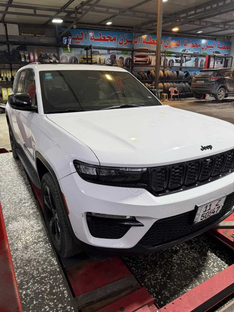 السلام عليكم جيب  كلين بدون حادث بدون صبغ سيارة جديدة لوك  2024 كندي 🇨🇦 كلين تايتل تقريرها موجود السيارة بدون قطرة صبغ بيهة قطع ٣ فقط مطبكيها من الشركة  من كندا ب سونار كلهة تقرة  قرأة وحدة السيارة فول ١/١ كشنات جلد. وتبريد وكهرباء ٥ كامرات اعلى موصفات  ماشية ٤٥ الف كيلو.  ٥ راكب بغداد حي الجامعة السعر 36 وبيهة مجال بسيط ***********
