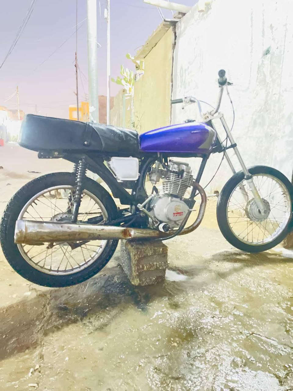 السلام عليكم
سيجي تايكر للبيع بيها جبنه جهة النمرر
بيها صوت قليل 
دراجه باقي نضيفه تايرات جدد ويلاه جدد
السعرر 200وبيها مجال 
مكان كربلاء لامن الداخلي 
***********
