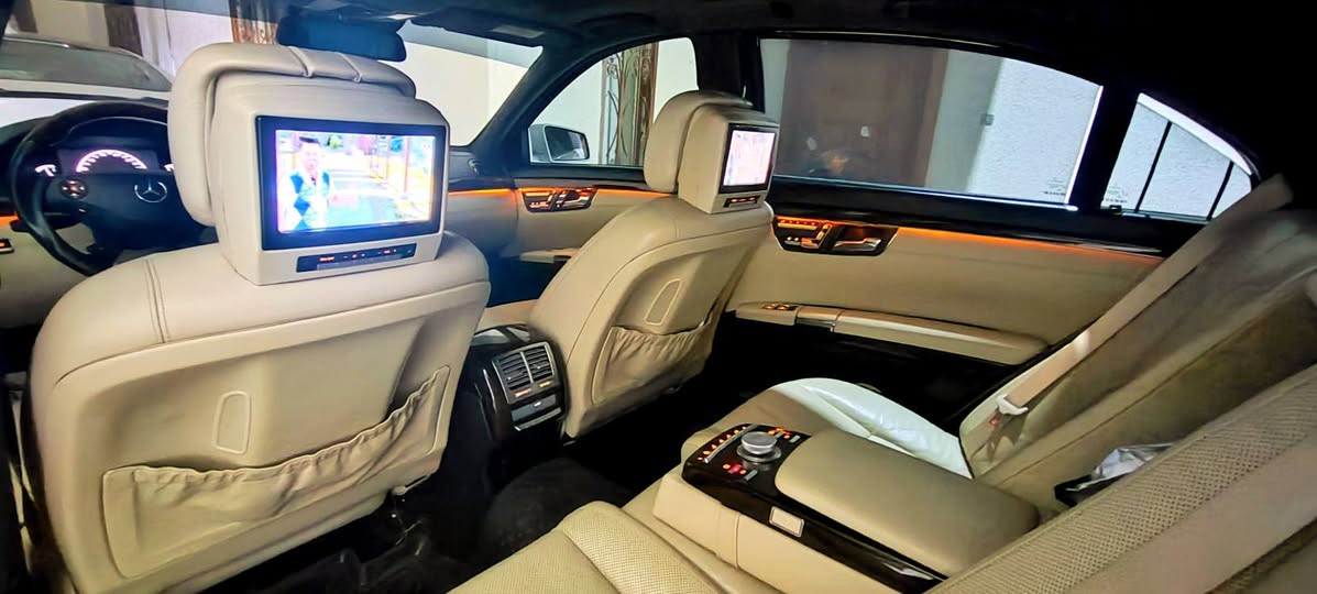 سلام عليكم ..... 
#مارسدس #S.Cless AMG 550
موديل 2007 محدثه 2013 خليجي
كامل موصفات VIP
سيارة نضيفه جدا

✅بنراما
✅ناضور ليلي
✅4 كراسي تدفئه تبريد
✅4كراسي مساج كهرباء مومري
✅ستيرن كهرباءAMG
✅اناره ترحيب
✅بصمه 4 بواب اوجنطه
✅دخول ذكي
✅رادار امامي
✅مانع تصادم
✅حساسات خلفي امامي
✅مري كهرباء جانبيه
✅مري قلاب معا البك
✅سيدي جنجر بلوتوث يواسبي اوكس نفكيشن
✅شاشات خلفيه تحكم خلفي منفصل عن الامامي
✅سيدي خلفي بلمسند
✅داخل جلد صاج اوفايت
✅تحكم بلكراسي الامامي من الخلف 
✅جنطه شفط
✅سقف كنتاره اصلي 
✅بردات بيبان كهرباء
✅برده خلفيه كهرباء
✅سستم صوت harman/Kardon
✅لايت ايل ايدي
✅لايت داينمك مع الستيرن
✅جكات تصعد اوتنزل
✅تلفون
✅زراك لايت
✅شفتات ستيرن
✅4 انضمه قياده
✅هندبرك كهرباء
✅ماسحات اوتو
✅تبريد 4 قطعه منفصله 
✅12 ايرباك
✅بيبان شفط
✅مرايه وسطيه اوتو
✅رقم هزه سنويه جديد باسمي
بيهه موافقه تضليل
سيرفس كامل اي نقص مابيهه
ماشيه 107 كم
محرك تنفس طبيعي 8 سلندر
مكان سياره بغداد
للاستفسار
***********
