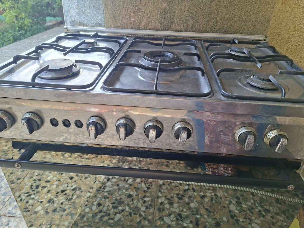 السلام عليكم طباخ فريش ٥ عيون  للبيع شغاله مضبوط والفرن شغال فقط مشكله تسريب غاز من مكان الصونده مكان بغداد


**إذا كنت صاحب هذا الإعلان وتريد حذفه لأي سبب، رجاءا أرسل رسالة إلى الدعم الفني**