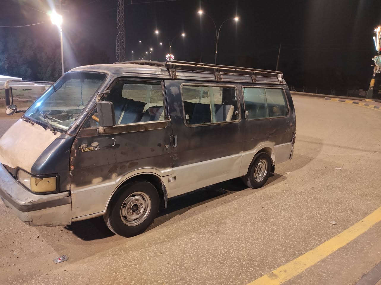 سلام عليكم شباب سياره كيا للبيع موديل 94 رقم ذي قار صدامي ثانويه منتهيه بال 24 كير ومكينه خير من الله تخم تاير جديد شواصي مقفوله دواخل حلوه ونظيفه سياره جاهزه كبل لشغل  السعر 12 ورقه وبيها مجال للشراي مكان بابل  ما متواجد على الفيس الاستفسار على الاتصال فقط***********
