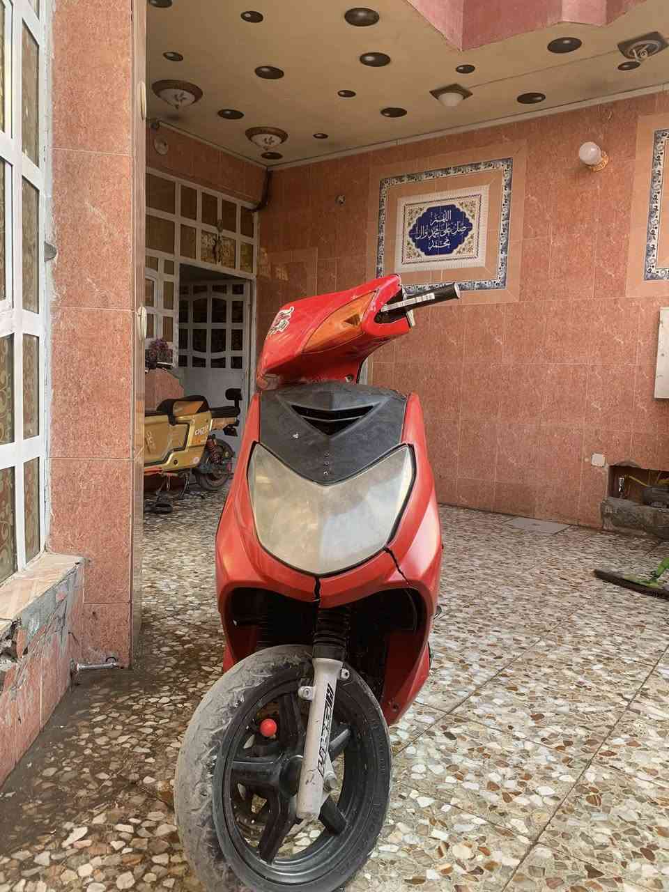 سلام عليكم دراجه سكنس فحل للبيع او ارواس شعندك نزل السعر 425 المكان المدينة الصدر الرقم بس وستاب ***********
