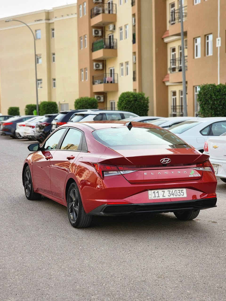 اللهم صلِ على محمد وآل محمد 
ألنترا هايبرد بلو 2023   وارد أمريكي 

محرك 1600 
الكَير  DCT اوتوماتيك  6 سرعات 
ماشية 49 ميل
فرامل ABS
شاشة لمس  Apple Car Play. و Android Auto 
بصمة 
بصمة ابواب 
هاند بريك بصمة 
ترحيب عند الأقتراب 
صندوق ذكي يفتح عند الأقتراب 
كامرة خلفية 
نظام تثبيت سرعة 
قيادة ذاتية   على الشوارع المخططة 
رادارات حساسات 
نظام مانع انزلاق 
نظام تنبيه عند الاصطدام
نظام تثبيت سرعة 
تحكم على المقود ( سياقة ذاتية على الشوارع المخططة )
3 أنظمة قيادة   ( نورمال - سمارت - سبورت )
اوتو هولد 
كشنات تدفئة 
تبريد منفصل 

صور الحادث موجودة مع الصور 
الأيرباكات جميعها سليمة 
ملاحظة :- بيها رصعات بالقمارة اثر تحميل  واني مامسويها  باقية على وضعها 

السعر 156
رقم بغداد - مكاني بغداد 
***********
