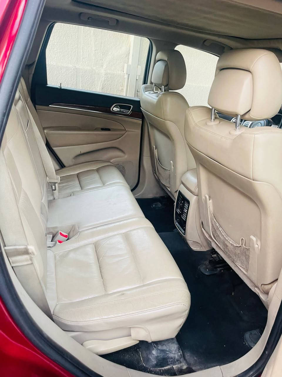 لمتد وارد خليجي
بارد مقدار شبر بالباب الخلفي  بدون صبغ 

الموديل2013

المحرك 3.6 

المواصفات

باني وراما

فور ويل

تبريد أمامي خلفي

 كشنات جلد

المقاعد الاماميه كهرباء

ذاكره لحفظ وضعيات الجلوس   

مقود السائق كهربائي 

تدفئه ستيرن

شاشه كبيره تدعم كار بلي 

تشغيل عن بعد

وبعد بيها هواي مواصفات 

مكان السياره بغداد 

***********
