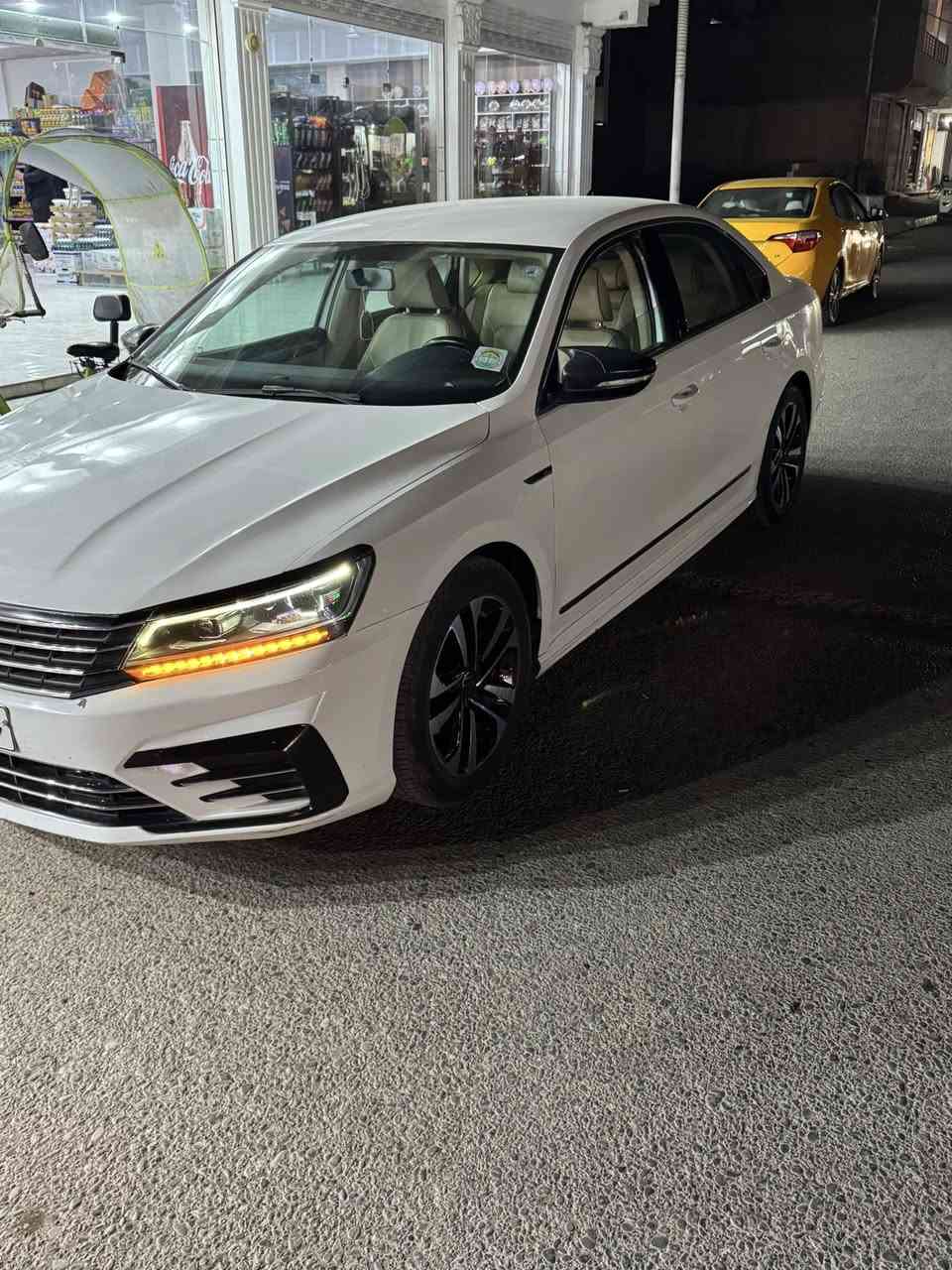 سلام عليكم باصات موديل 2017محرك 18تيربوو سياره بيها باب السايق صبغ ونص البونيد بدون داخل وبدون ايربك سياره بسمي وبطاقه بانزين السعر 148رقم الموبايل ***********
