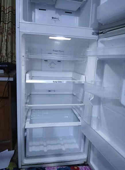 ثلاجة سامسونج حجم ١٥ قدم سعر ٢٥٠ الف موبايل ***********
