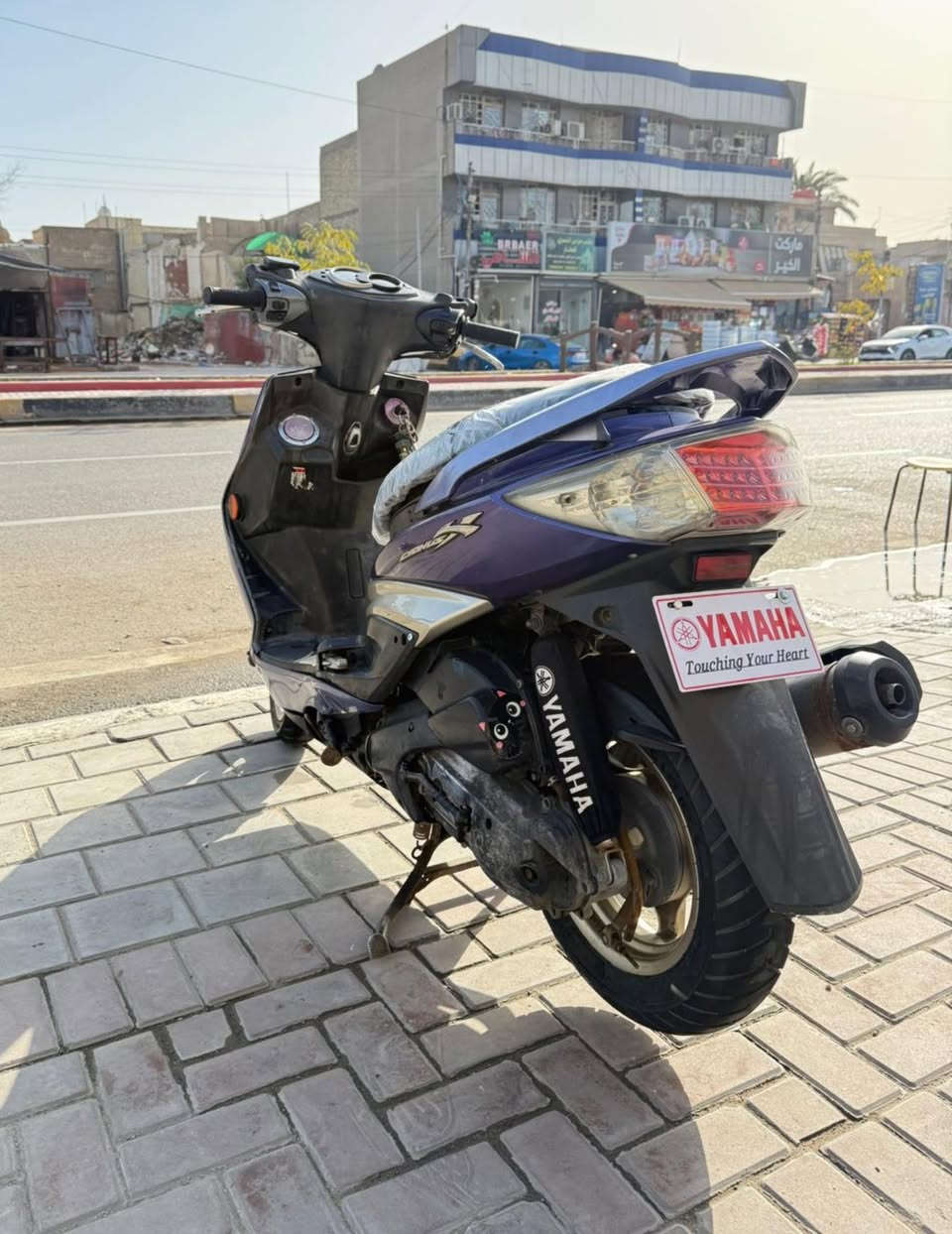 سلام عليكم
سكنس فحل طلاعات لون بنفسجي مميز 
دراجة بلادية بيها صالنصة رياضي ويدات بريك وقبغ فلاوين وحوزة وبيها نواعم كفالة الدراجة العنوان بغداد البنوك الشراي يتصل ***********
